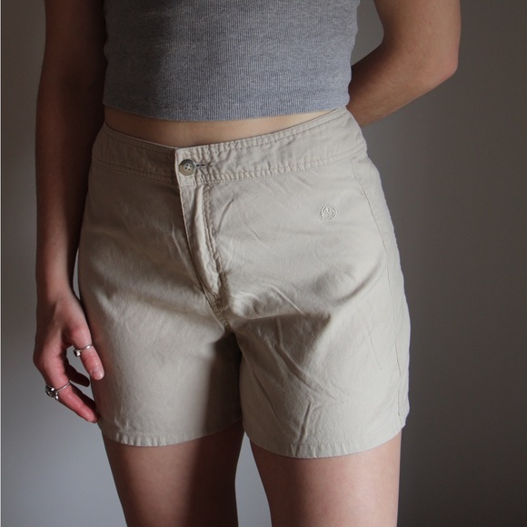The North Face Women’s Khaki shorts - Picture 2 of 3